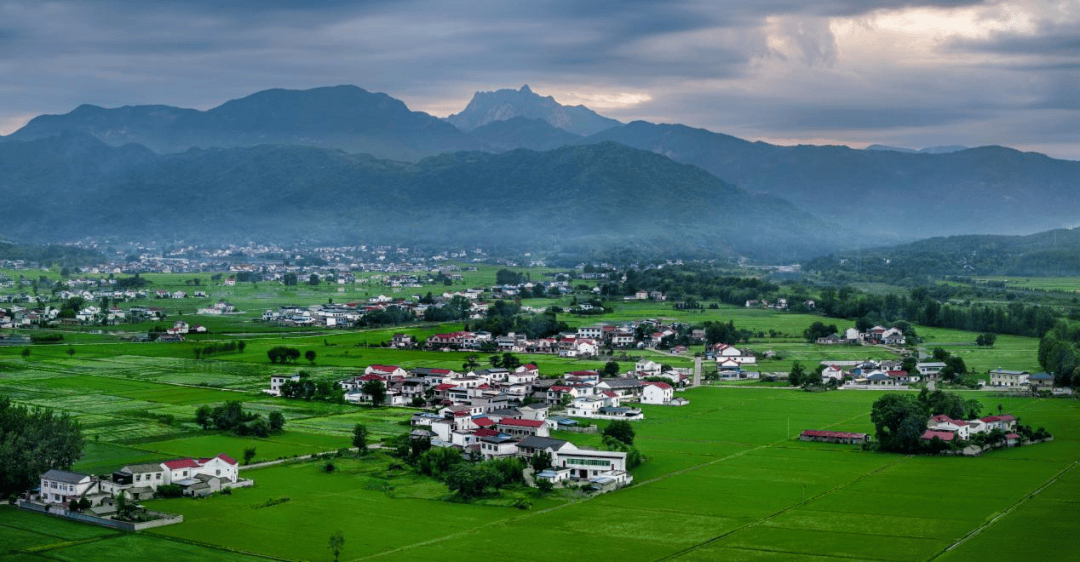 【45°瞰安徽】走进天柱山                