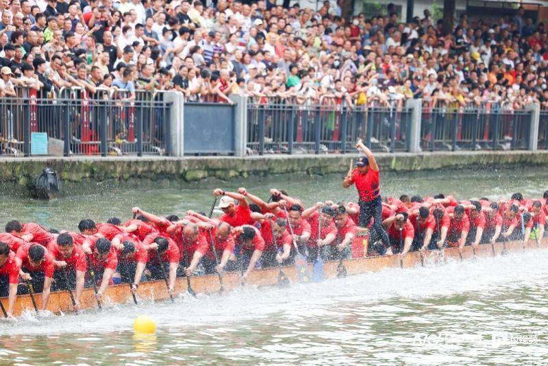 多图直击！广州千年古村上演龙舟竞渡，成绩刷新赛事纪录                