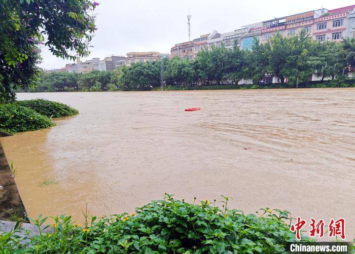 强降雨持续 广西31条河流超警货船停航  第1张