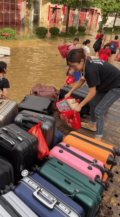 广东梅州多地暴雨致5人遇难15人失联，群众自发参与救援  第2张