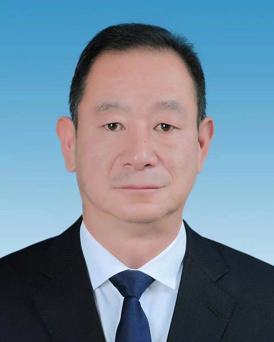 云南保山市市长陈锐离世，其父曲靖市委原副书记陈世贵上月投案  第1张