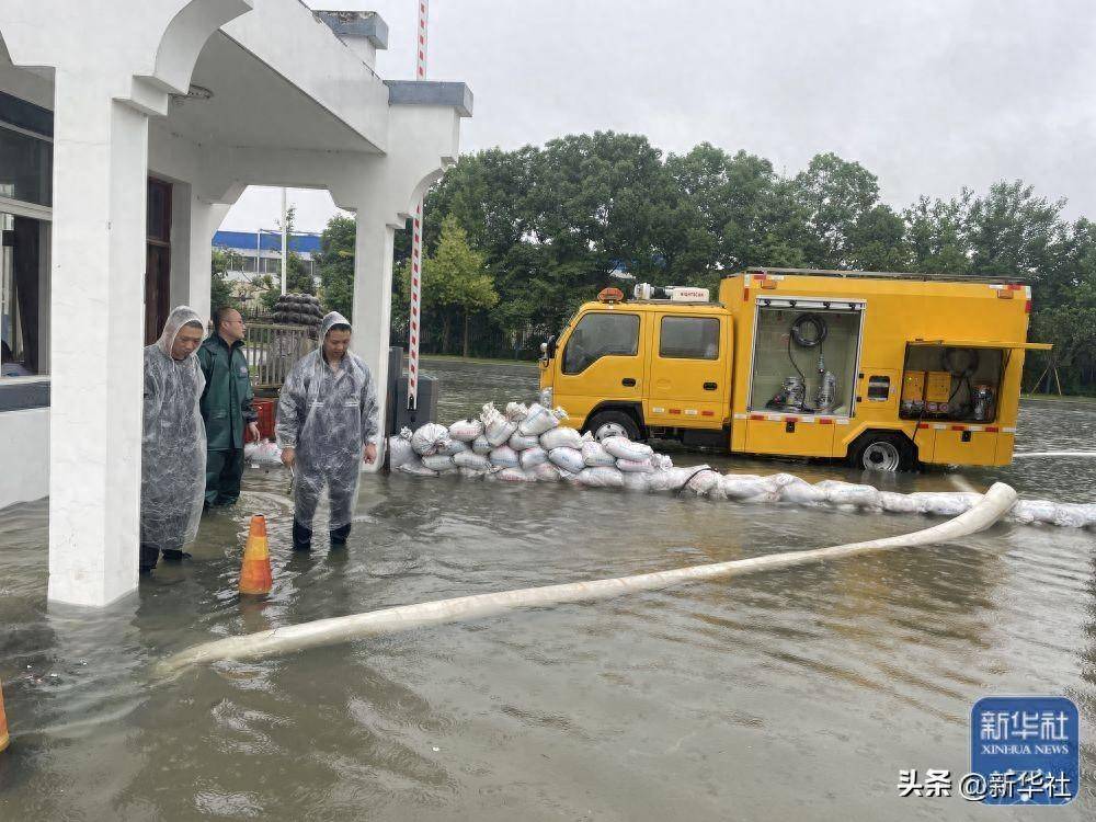 新华全媒+|安徽黄山：多措并举应对强降雨  第1张