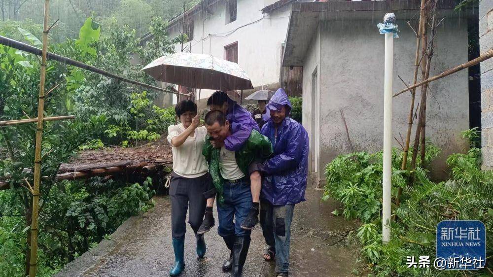 新华全媒+|安徽黄山：多措并举应对强降雨                