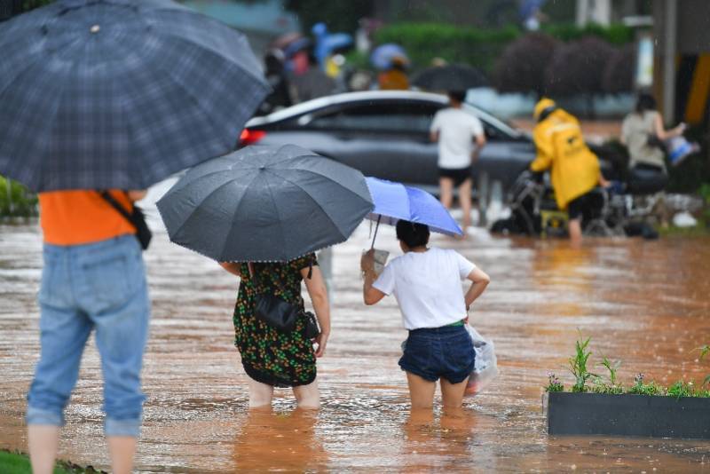 此轮南方降雨强度为何如此大？中央气象台首席预报员解释成因                