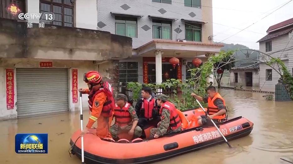 长江中下游降雨仍在持续 各地全力抢险救灾                