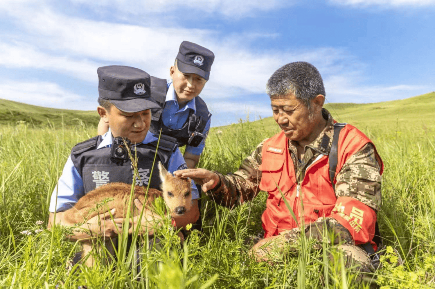 铸牢共同体 中华一家亲 | 一生只做一件事 我为祖国守边防  第2张