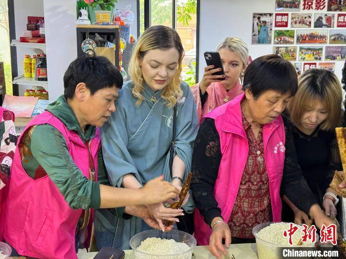 “洋弟子”走进浙江宁波花式过端午 感受地道中国味  第2张