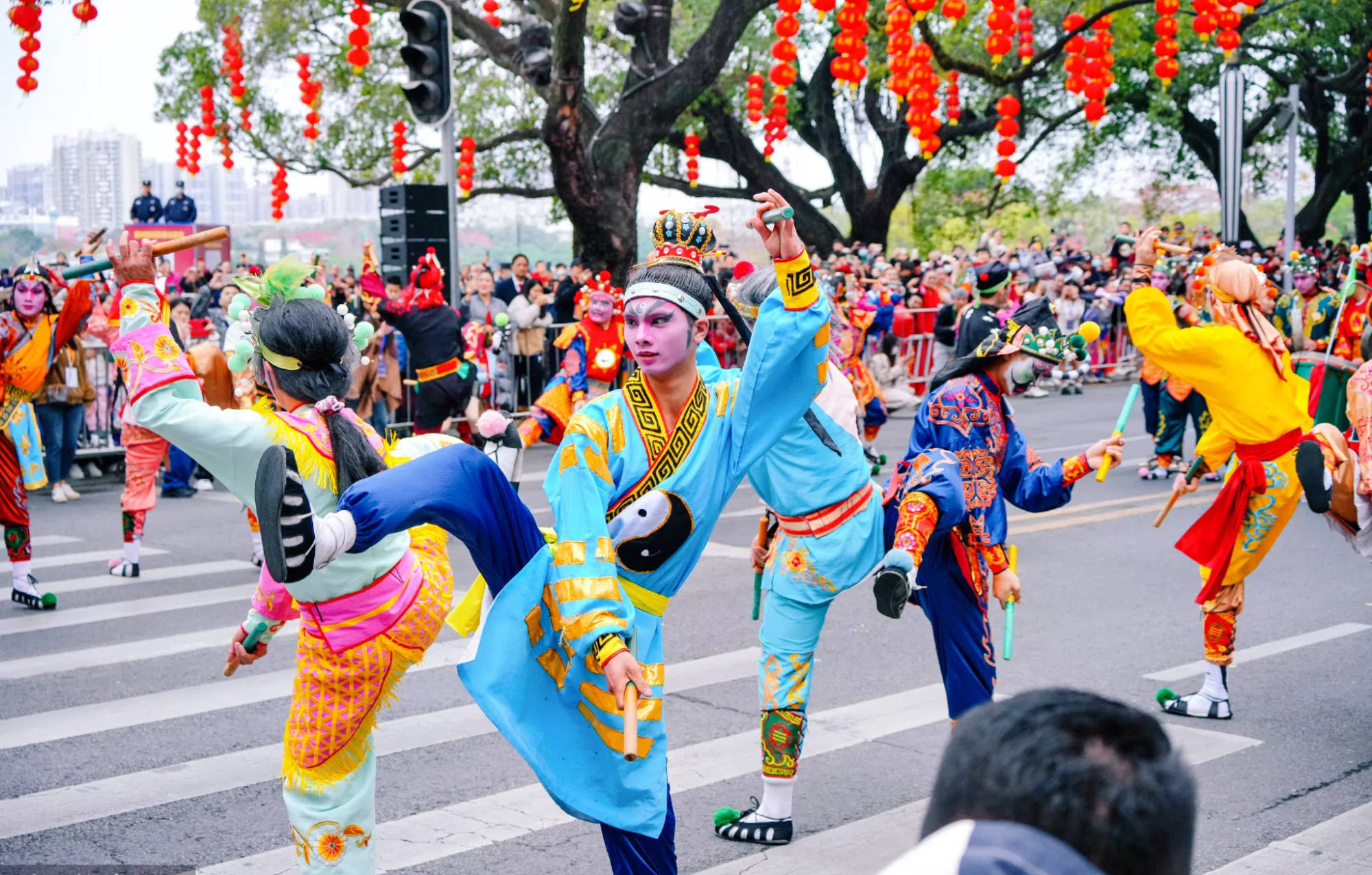 【央广时评】飞入寻常百姓家 非遗在“圈粉”年轻人中焕发活力  第4张