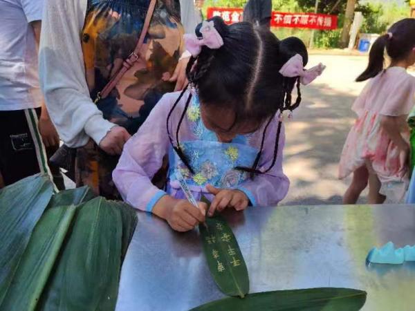 四季青镇多方联动打造端午国风市集！居民点赞，直呼“太好玩”