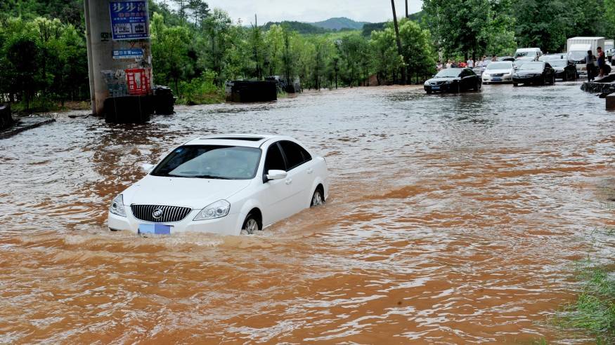 为什么近期南方持续强降雨 北方高温不退？                