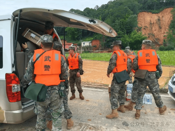 特大暴雨后的福建武平：有网友称无法联系家人，受灾乡镇通信正在抢修中                