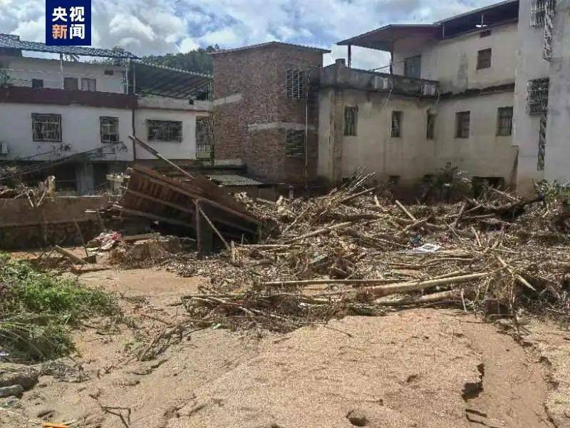 广东梅州两地因强降雨灾害造成9人死亡6人失联                