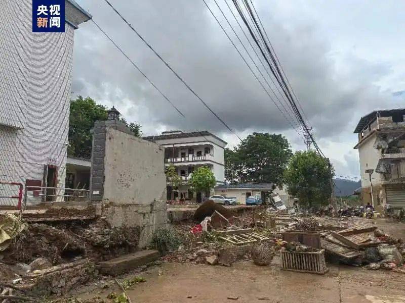 广东梅州两地因强降雨灾害造成9人死亡6人失联                