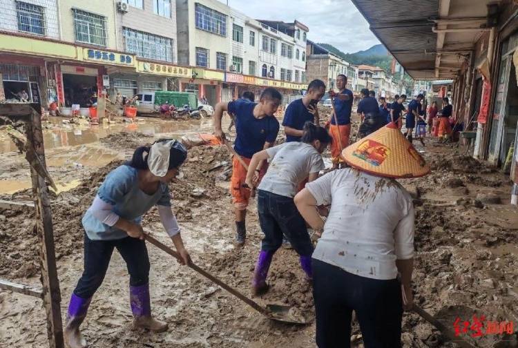 暴雨中的福建山区小镇：一家六口失联超4天，水位“半小时升高两米”                