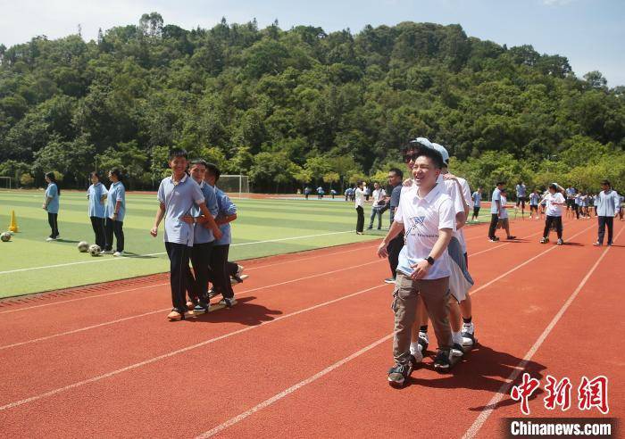 美国华裔青少年在云南文山感受中华文化                