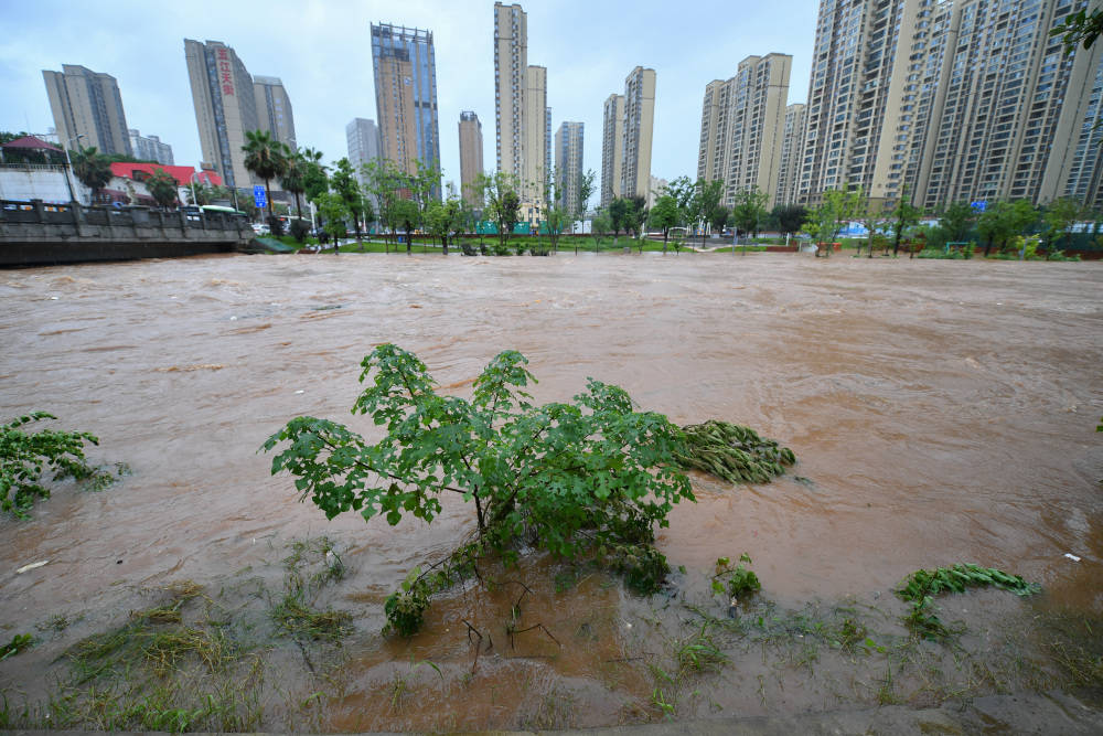 湖南长沙遭遇强降雨                