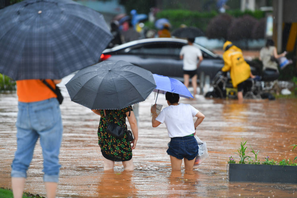 湖南长沙遭遇强降雨                